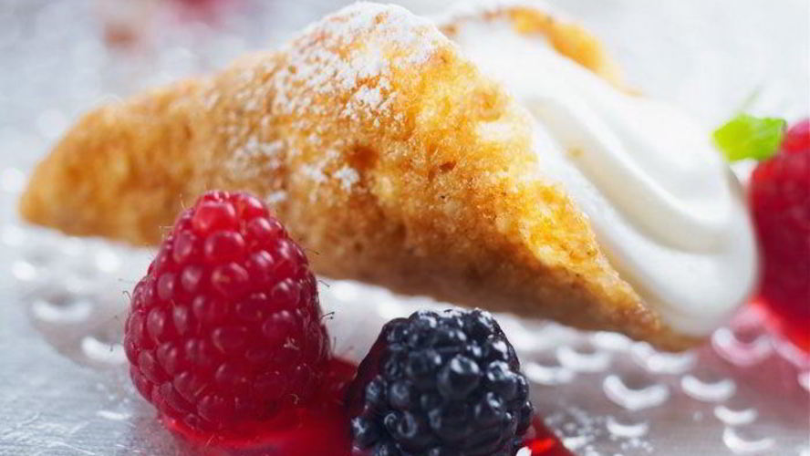 Рецепт вафельных рожек из овсяных хлопьев nordic, йогуртового мусса и ягод