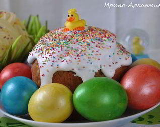 Коньячный кулич с изюмом, цукатами и орехами