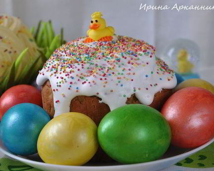 Коньячный кулич с изюмом, цукатами и орехами