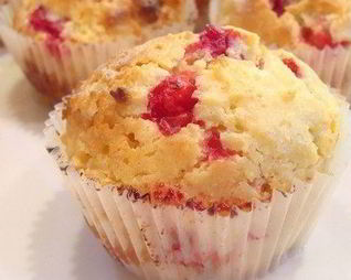 Пасхальные вишневые булочки