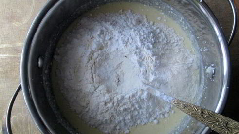 творожный кулич с черносливом