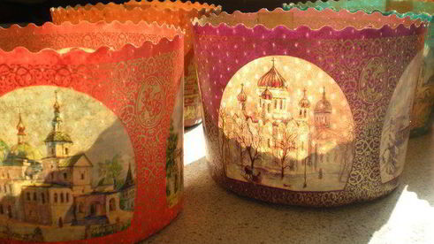 ванильный пасхальный кулич с изюмом, миндалем и кардамоном