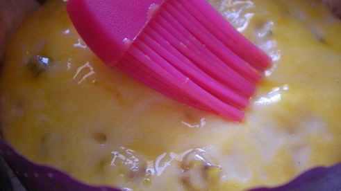 ванильный пасхальный кулич с изюмом, миндалем и кардамоном