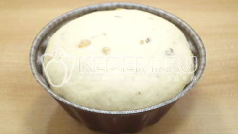 вкусный пасхальный кулич с изюмом