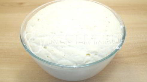 вкусный пасхальный кулич с изюмом