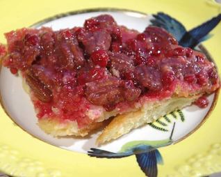 Пудинг-перевертыш с клюквой и пеканом