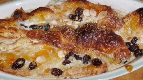 пудинг с белым шоколадом и изюмом