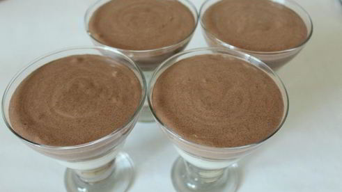 шоколадный десерт с базиликом