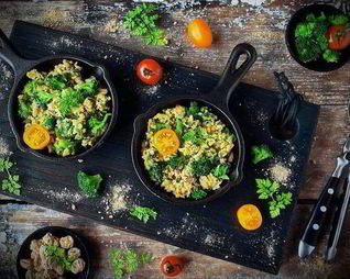 Скрамбл с брокколи и бородинскими отрубями