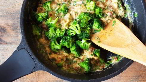 скрамбл с брокколи и бородинскими отрубями