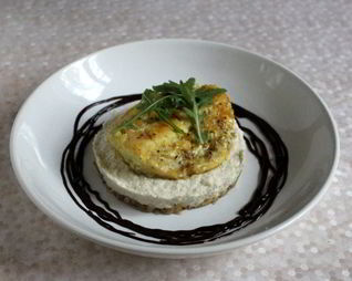 Спинка трески с брандадой, луком-пореем и шоколадным соусом