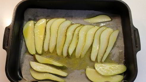 дважды запеченное суфле горгонзола и карамелизованная груша