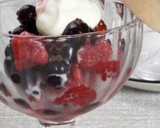 Сметанное суфле с ягодами