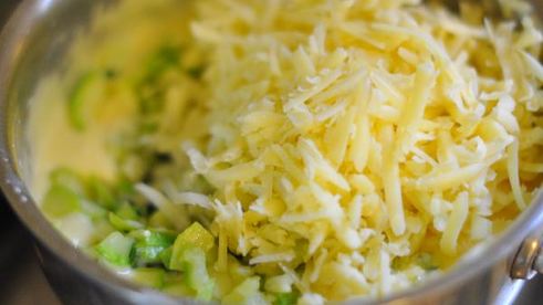 суфле с чеддером и кабачками