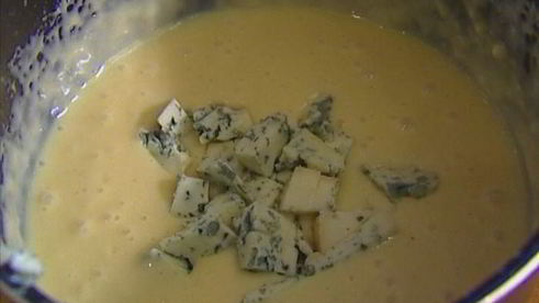 суфле с голубым сыром и мускатным орехом