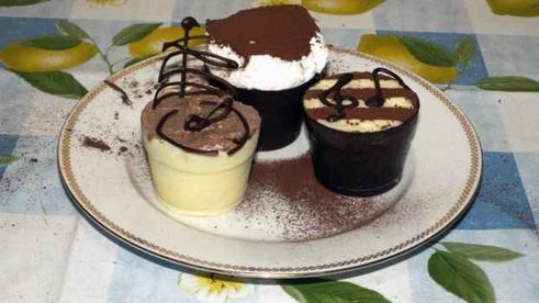 суфле в шоколадных стаканчиках