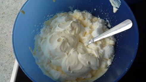 изысканный тирамису с яйчным ликером