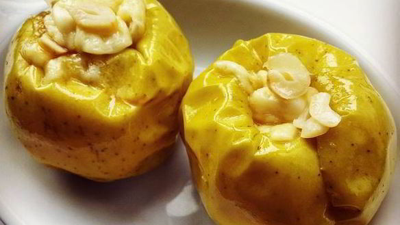 Рецепт Яблок с сыром бри, запеченные в микроволновке