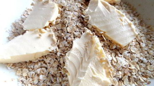 яблоки, запеченные под овсяным крамблом