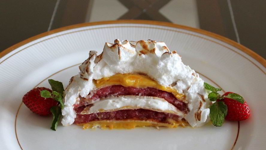 Рецепт запеченной аляски с блинчиками, клубничным желе и апельсиновым курдом