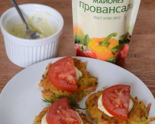Драники из кабачков и картофеля с майонезом