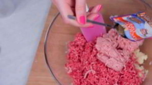 фрикадельки икеа с брусничным соусом