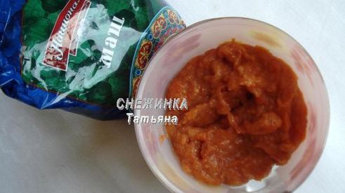 фрикадельки из маша с банановым соусом в капустных лепестках