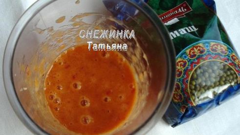 фрикадельки из маша с банановым соусом в капустных лепестках