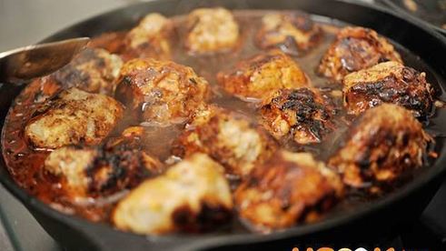 фрикадельки на сковороде