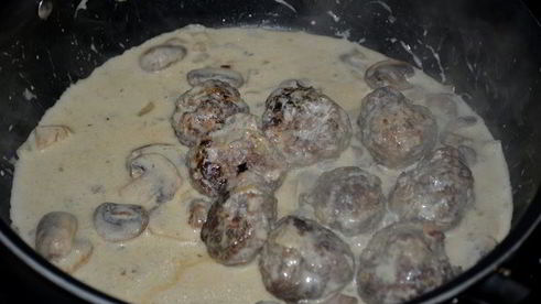 фрикадельки по-строгановски