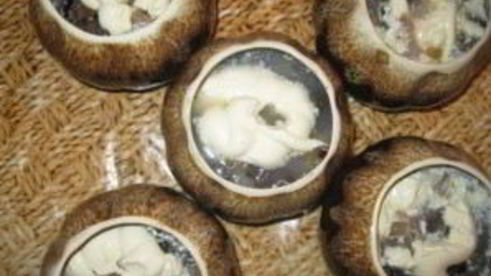 фрикадельки с картошкой в горшочках