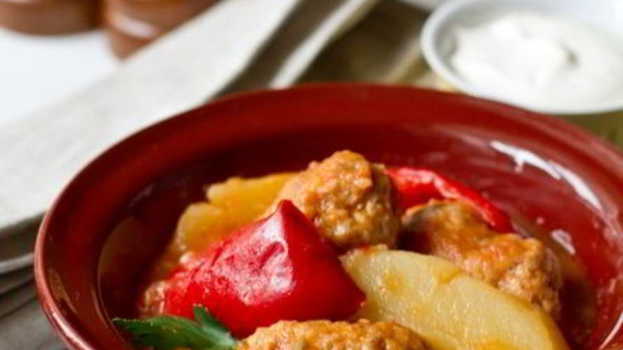 Рецепт фрикаделек с овощами в томатном соусе