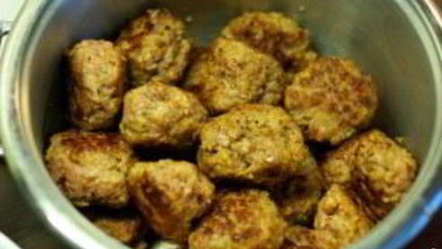 фрикадельки с подливой