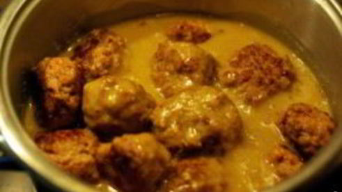 фрикадельки с подливой