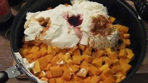 фрикадельки в тыквенно-сметанном соусе