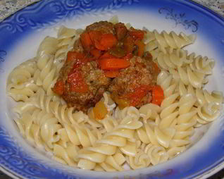 Фузилли с фрикадельками