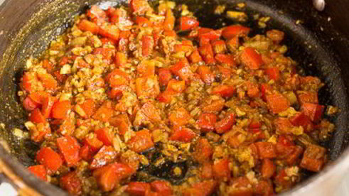 карри с фрикадельками и сладким перцем