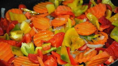 котлетки-фрикадельки с рисом и овощами