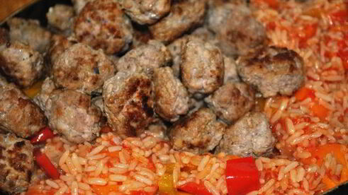 котлетки-фрикадельки с рисом и овощами