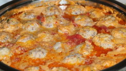 куриные фрикадельки в томатном соусе