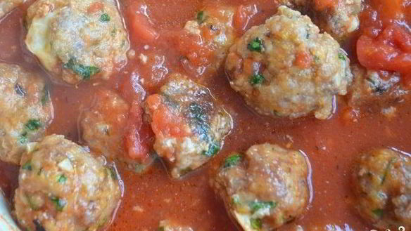 Рецепт Мясных шариков с моцареллой в томатном соусе