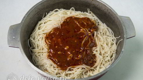 спагетти с фрикадельками в соусе