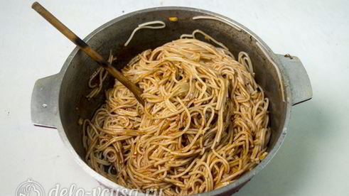 спагетти с фрикадельками в соусе