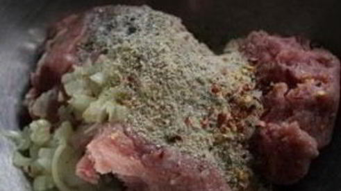 спагетти сквош с фрикадельками и шпинатом