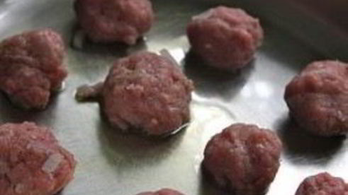 спагетти сквош с фрикадельками и шпинатом