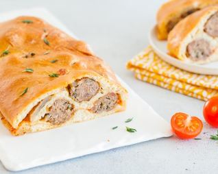 Стромболи с фрикадельками