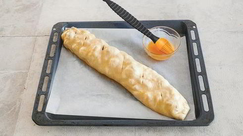 стромболи с фрикадельками