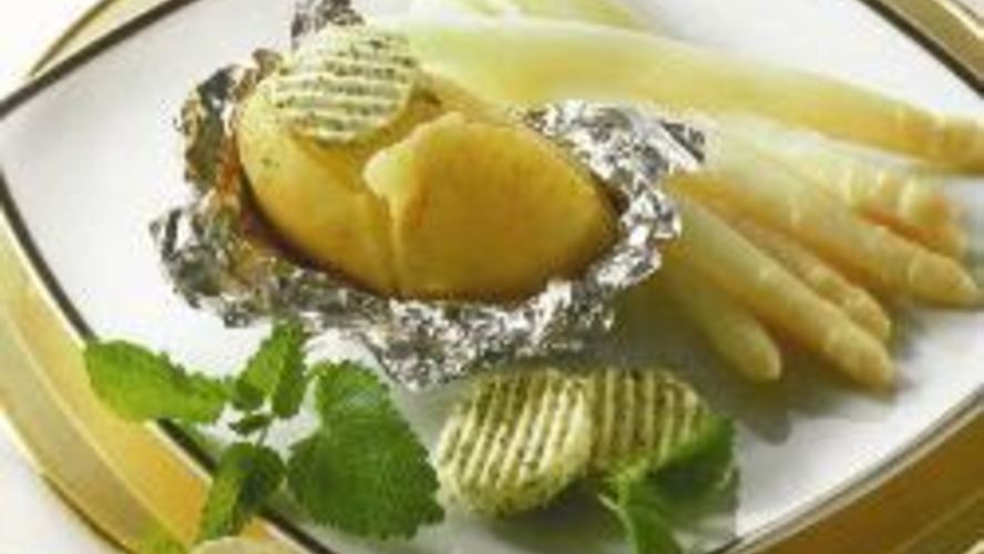 Рецепт картофеля в фольге с молодой спаржей