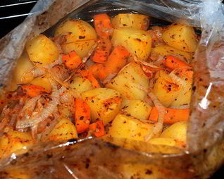 Картофель в рукаве