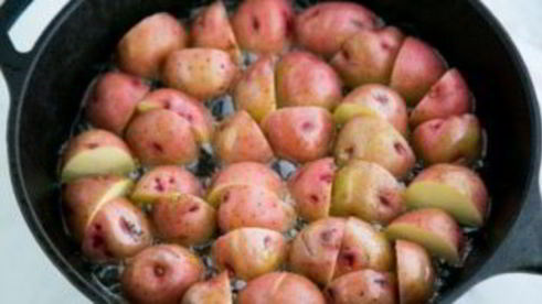 молодой картофель обжаренный